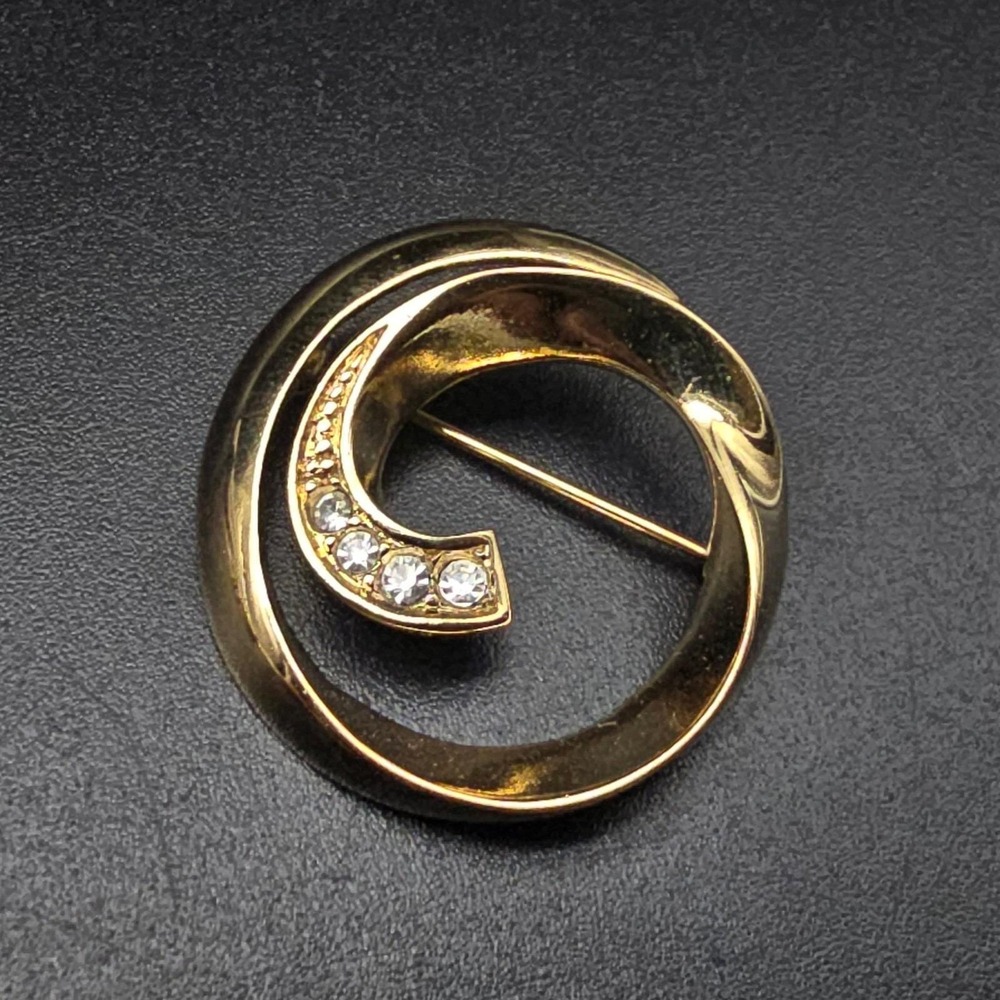 Avon Gold Tone Rhinestone Brooch Round Swirl Vintage Costume Jewelry